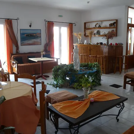 Anezina Hotel Adamantas (Milos)